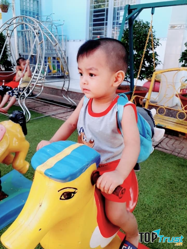 Trường mầm non Hoa Cúc