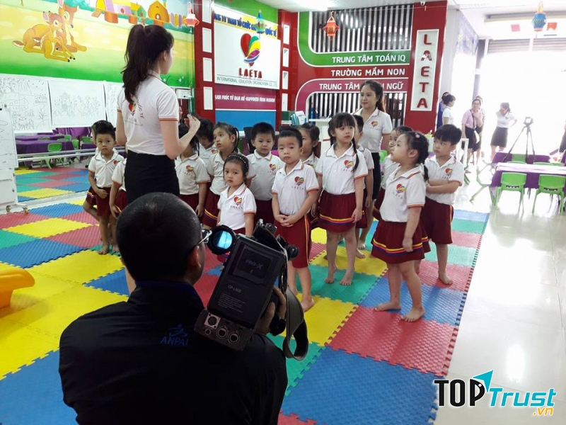 Một buổi học của các bé trường Laeta.