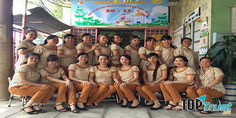 Giáo viên tại Trường mầm non Phượng Hồng