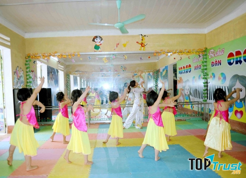 Trường mầm non Sao Sáng