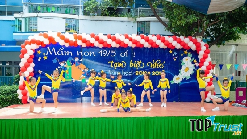 Các bé tham gia hoạt động tại trường