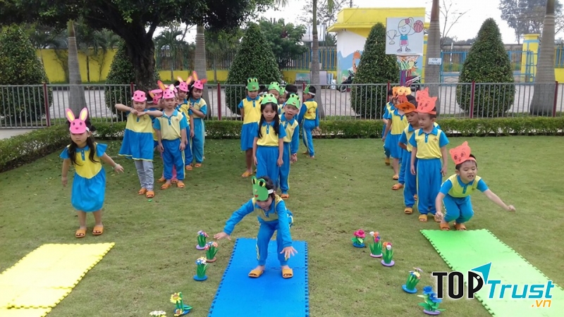 Trường mầm non tư thục Bá Thiên nằm tọa lạc trên khu đất rộng, thoáng mát, hiện đại, yên tĩnh, đáp ứng đạt chuẩn mầm non chất lượng cao