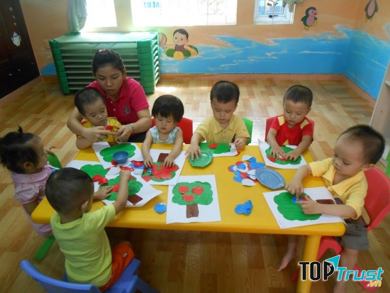 Trẻ được tự do phát triển trí tuệ theo thiên khiếu bẩm sinh, không ép buộc