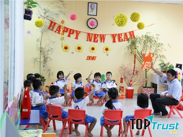 Thầy và trò Trường mầm non Việt Mỹ
