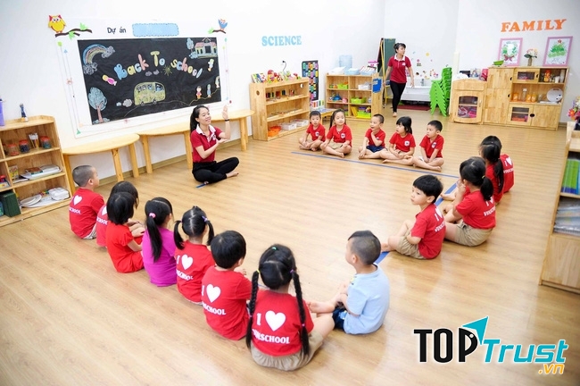 Trẻ em được học những bài học cơ bản nhất