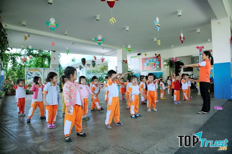 Môi trường học tập tại Trường mẫu giáo tư thục Họa Mi được trang bị nhiều hoạt động khác nhau để tạo hứng thú học cho trẻ