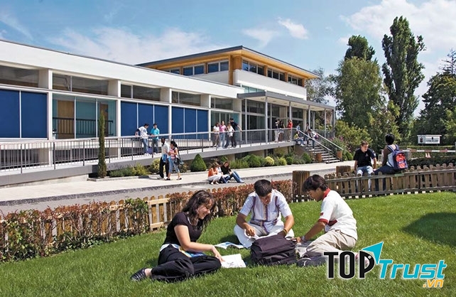 Học tập tại Collège du Léman