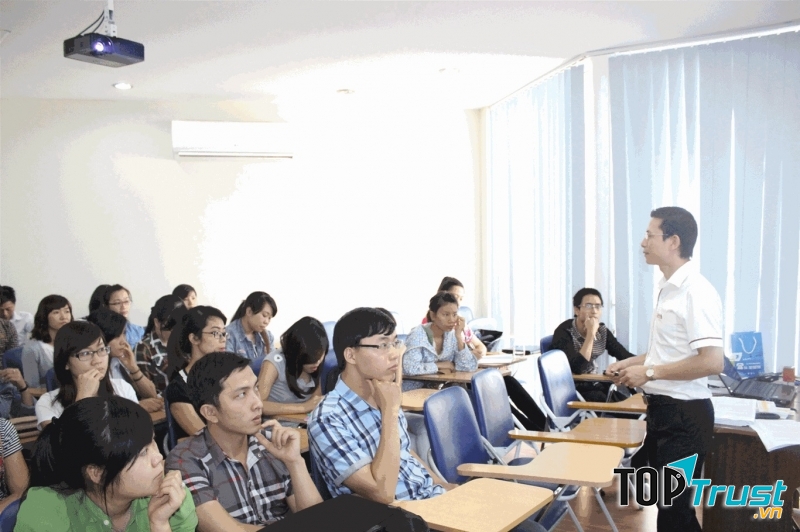 Lớp học tiếng Nhật miễn phí do trường Quốc tế Đông Dương hợp tác với Công ty TMDS tổ chức