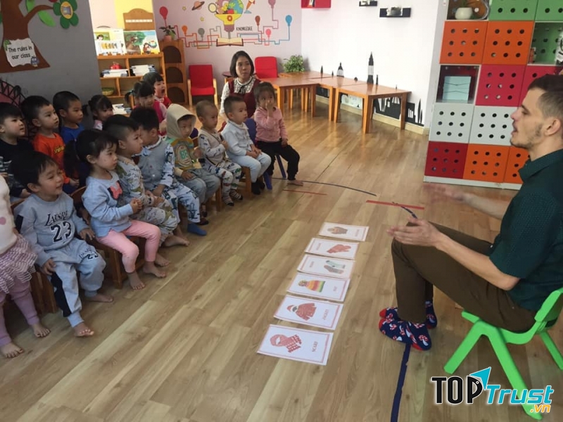 Trường Quốc tế Việt – Hàn Montessori