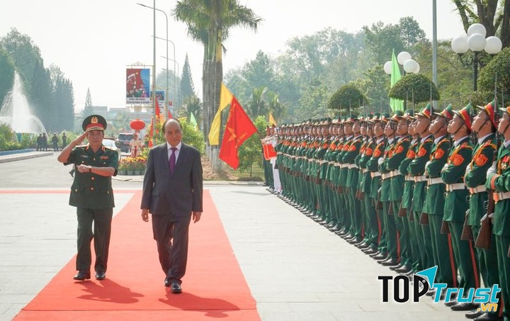 Thủ tướng chính phủ thăm và làm việc tại trường Đại học Sĩ quan Lục quân 1