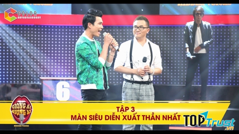 Hình ảnh Tấn Cường trên sân khấu