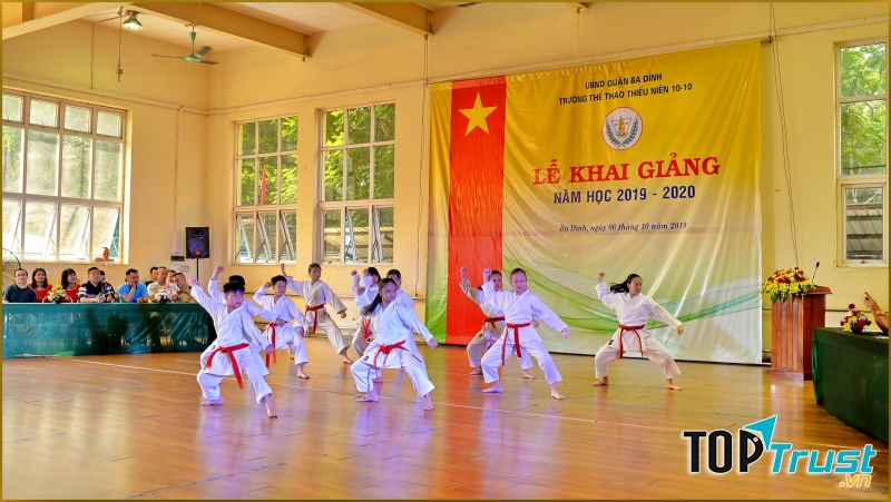 Trường thể thao thiếu niên 10 - 10