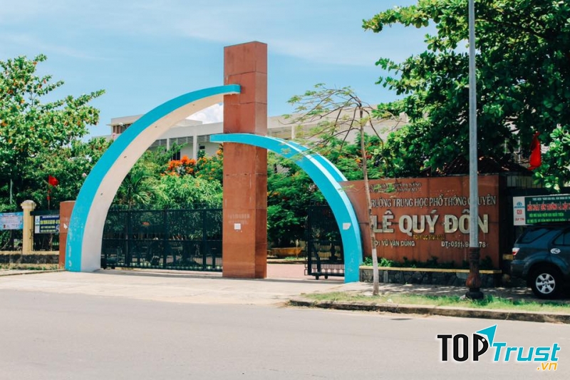 Trường THPT chuyên Lê Quý Đôn