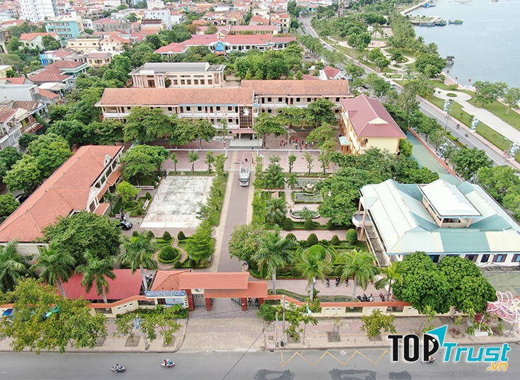 Trường THPT Đào Duy Từ