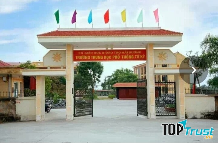 Trường THPT Tứ Kỳ tại địa chỉ đường tỉnh 391, thị trấn Tứ Kỳ, Tứ Kỳ, Hải Dương