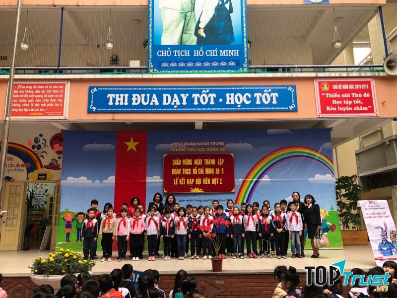 Trường tiểu học Đoàn Kết