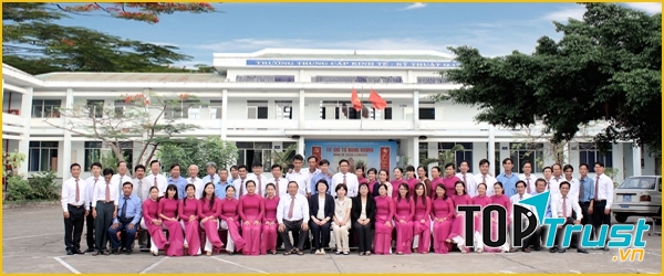 Trường trung cấp Kinh Tế Kỹ Thuật Quận 12