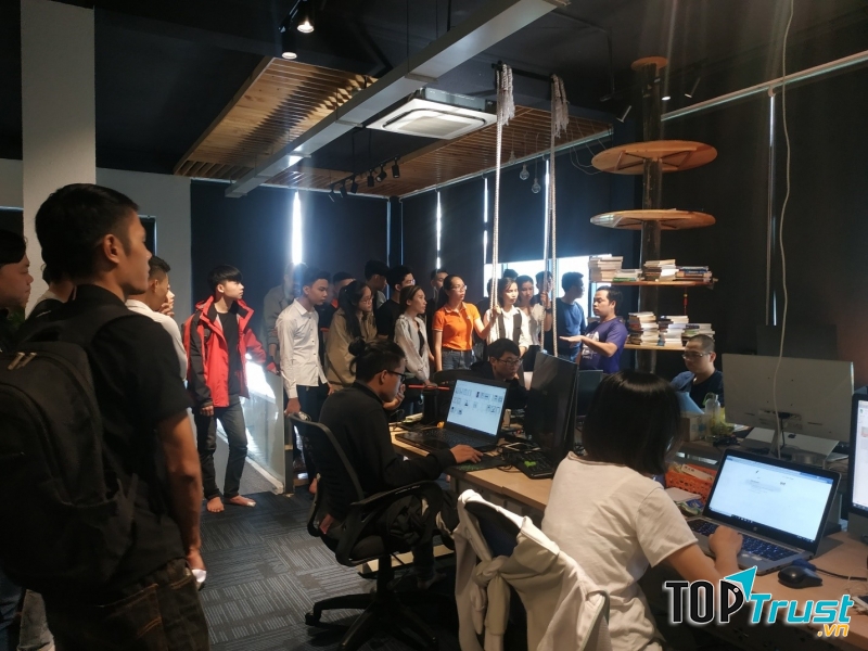 Cần trang bị kiến thức cơ bản về chuyên ngành để thể hiện nền móng vững chắc trước nhà tuyển dụng.