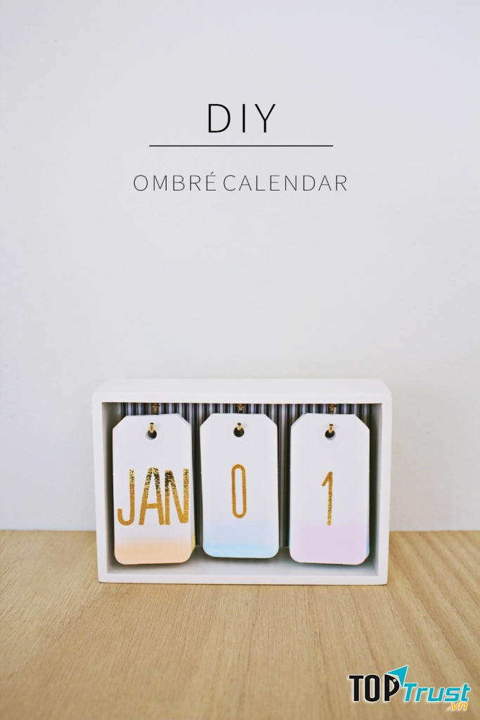 Một cuốn lịch để bàn đơn giản.