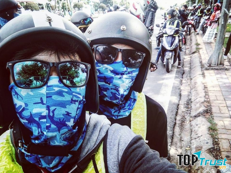 Đi phượt cùng bạn bè