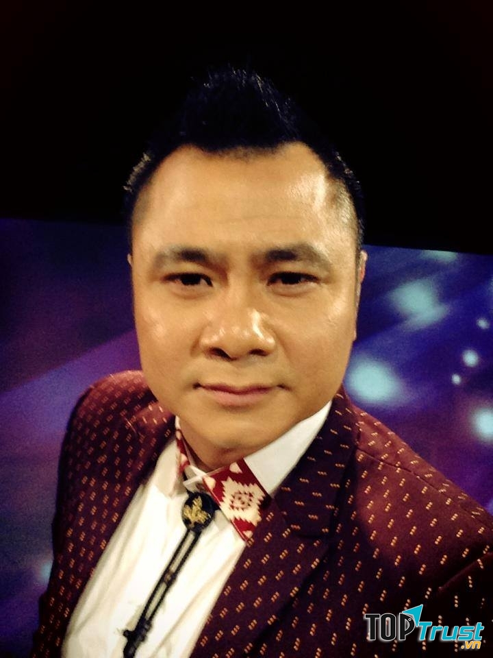 Nghệ sĩ Tự Long