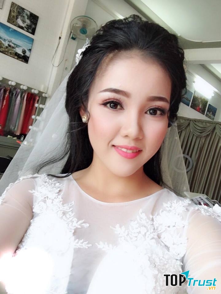 Tú Trinh Make Up