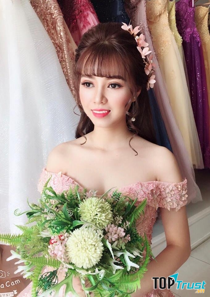 Tú Trinh Make Up