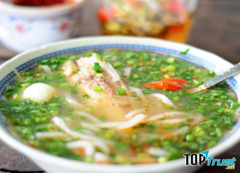 Bánh canh cá lóc Nguyễn Chí Thanh