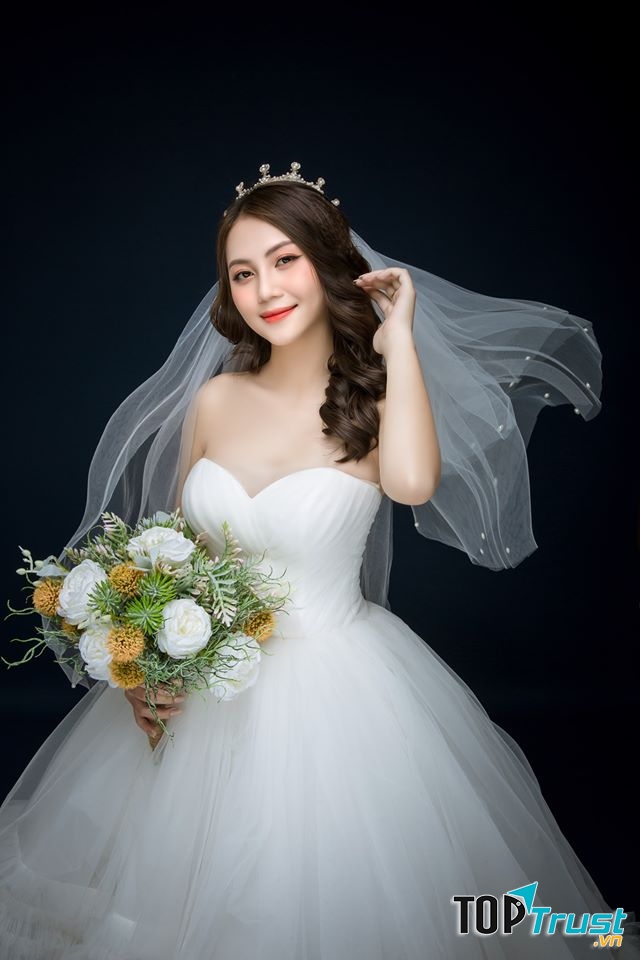 Tuấn Hoàng Studio