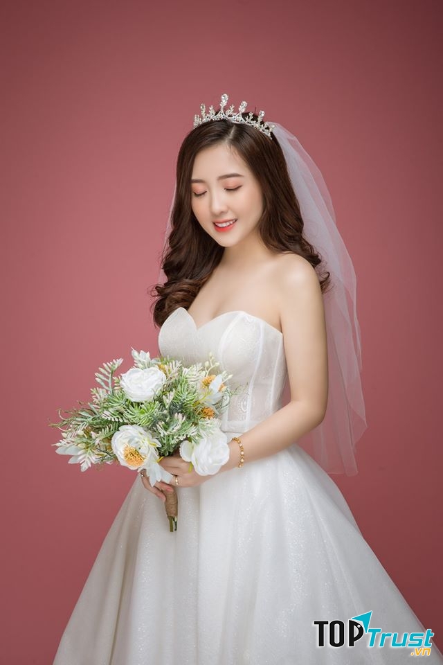 Tuấn Hoàng Studio