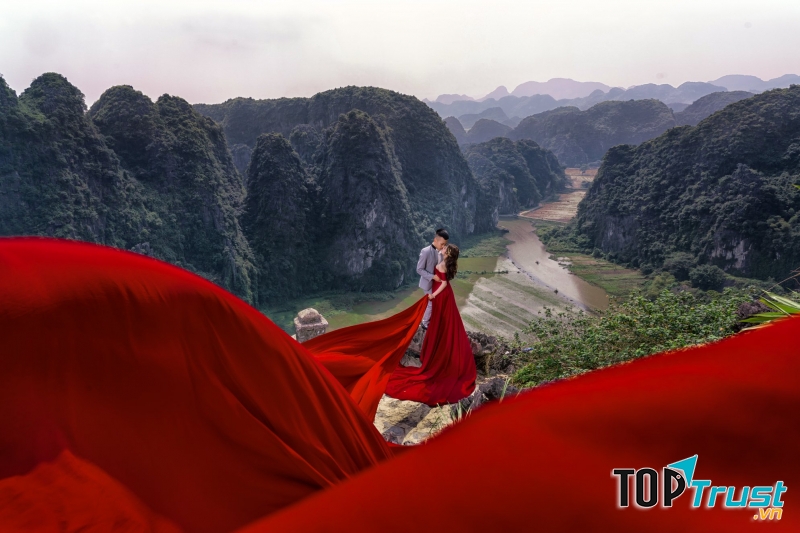 Tuấn Hoàng Studio