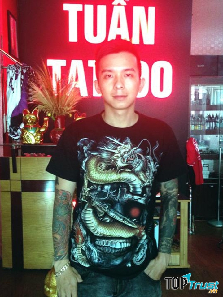 Phạm Minh Tuấn, chủ salon Tuấn Tattoo