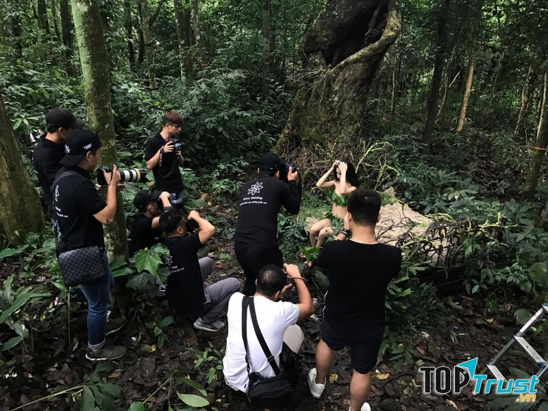 Một buổi học ngoại khóa của lớp học nhiếp ảnh gia chuyên nghiệp của TuArt Academy