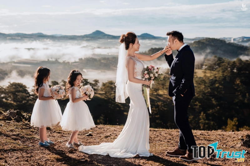 Chụp ảnh gia đình đẹp tại TuArt Wedding