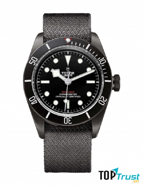 Mẫu đồng hồ Heritage Black Bay Dark