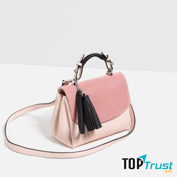 Đừng quên rằng túi xách cũng là một trong những món đồ được yêu thích nhất của phái nữ và là phụ kiện không thể thiếu trong tủ đồ của các nàng.