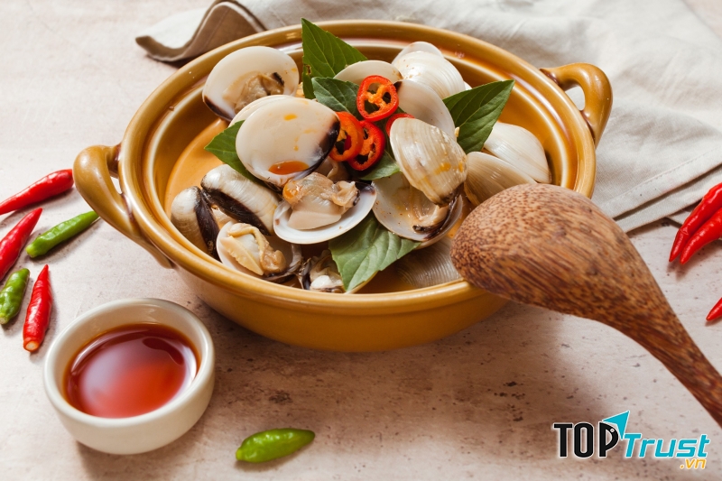 TukTuk Thai Bistro – Hoa Mai