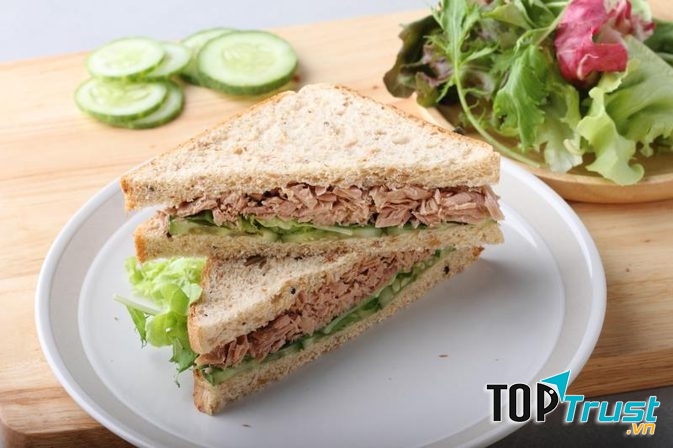 Sandwich cà ngừ