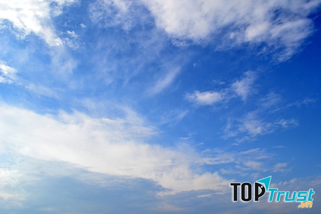 Màu xanh da trời có tác dụng chấn an tinh thần với người tuổi Dần