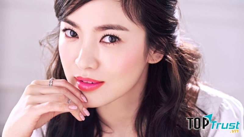 Cách xử lý công việc của phụ nữ tuổi Dậu khiến người khác cảm thấy rất hài lòng và ngưỡng mộ.