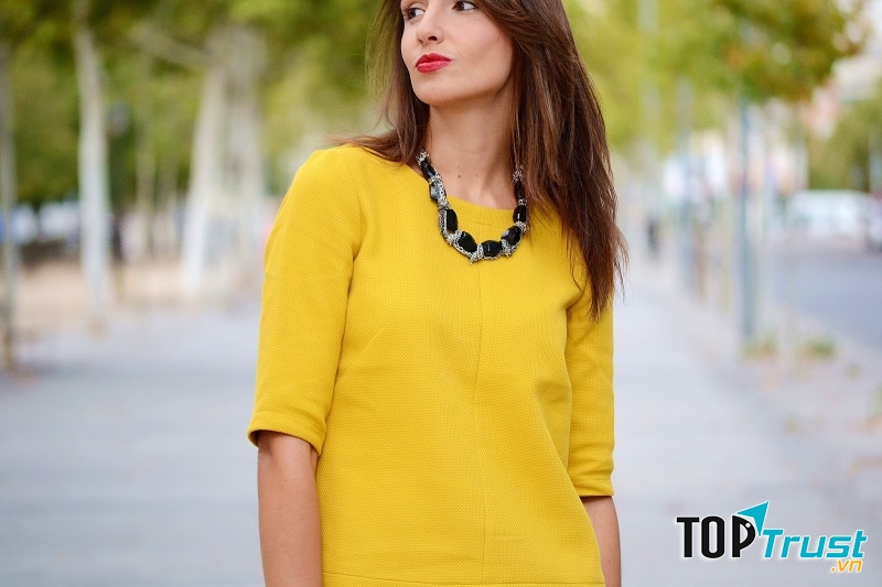 Tuổi Mão nên chọn màu vàng trong năm 2017