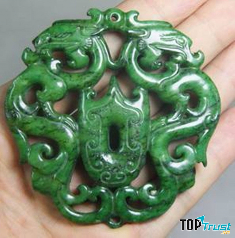 Tuổi Mão nên chọn ngọc bích để mang lại may mắn