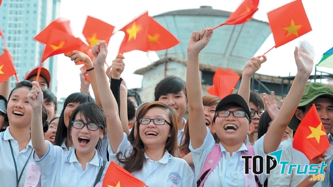 Tuổi trẻ hãy cống hiến và làm những việc có ích cho xã hội