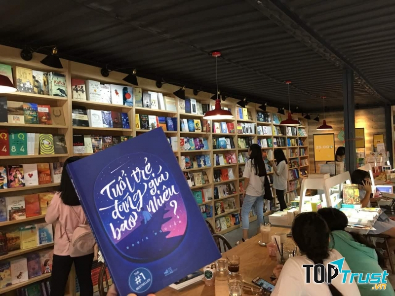 Tuổi trẻ đáng giá bao nhiêu?
