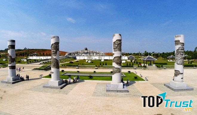 Tượng Đài Mẹ Thứ - Điểm du lịch Quảng Nam