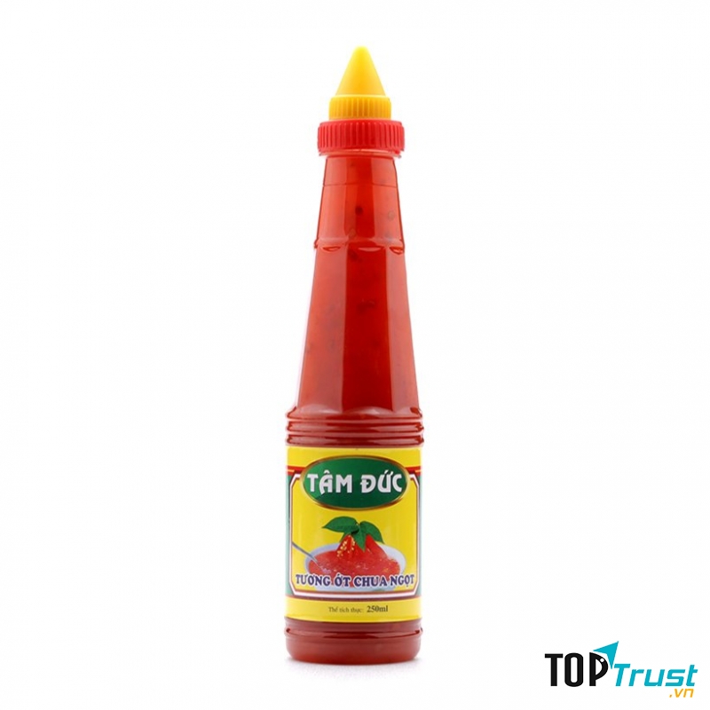 Dù bạn có là người không giỏi ăn cay đi chăng nữa thì cũng không chối từ được sự nồng và cay ngất ngây của món ăn khi có sự đồng hàng của tương ớt Tâm Đức đâu.