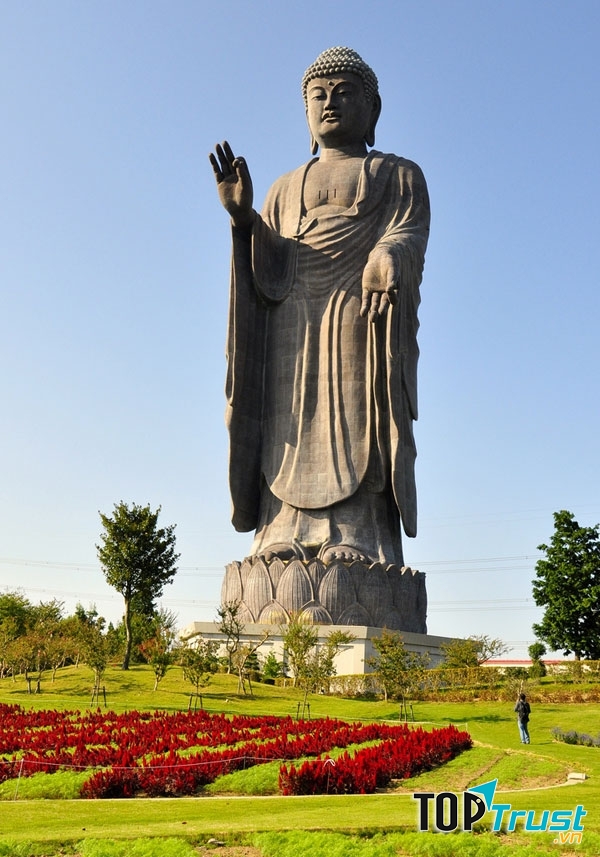 Tượng Phật Ushiku Daibutsu