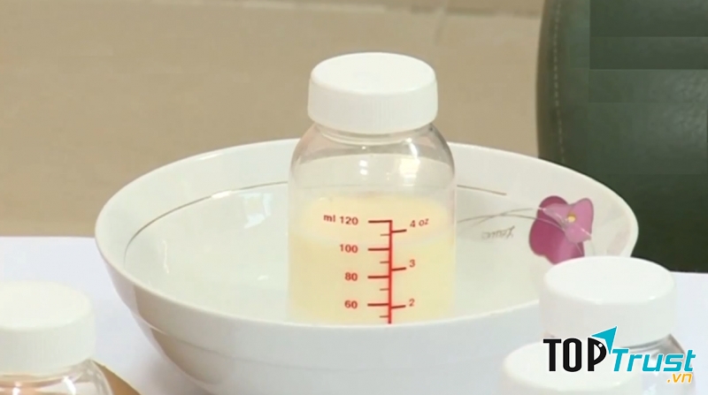 Cần làm ấm sữa đúng cách