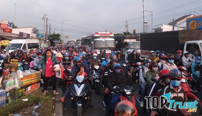 Lượng người và xe sẽ quá tải