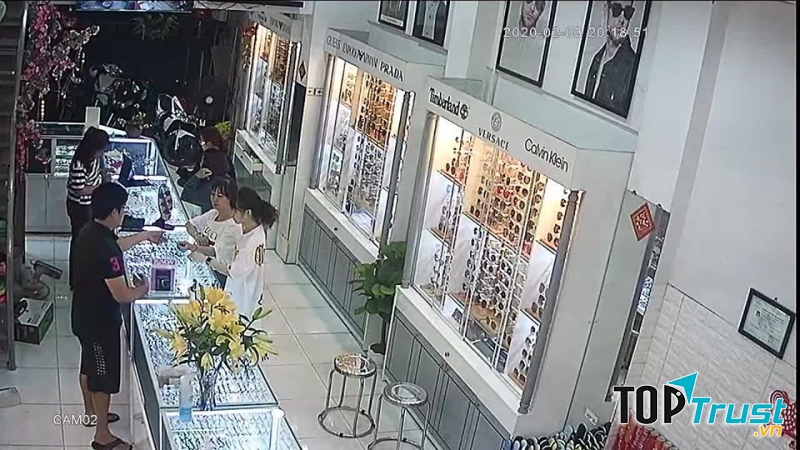 TUYẾT HOA MẮT KÍNH